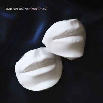 “Mirrored”, third minimalist repertoire album by Vanessa Wagner